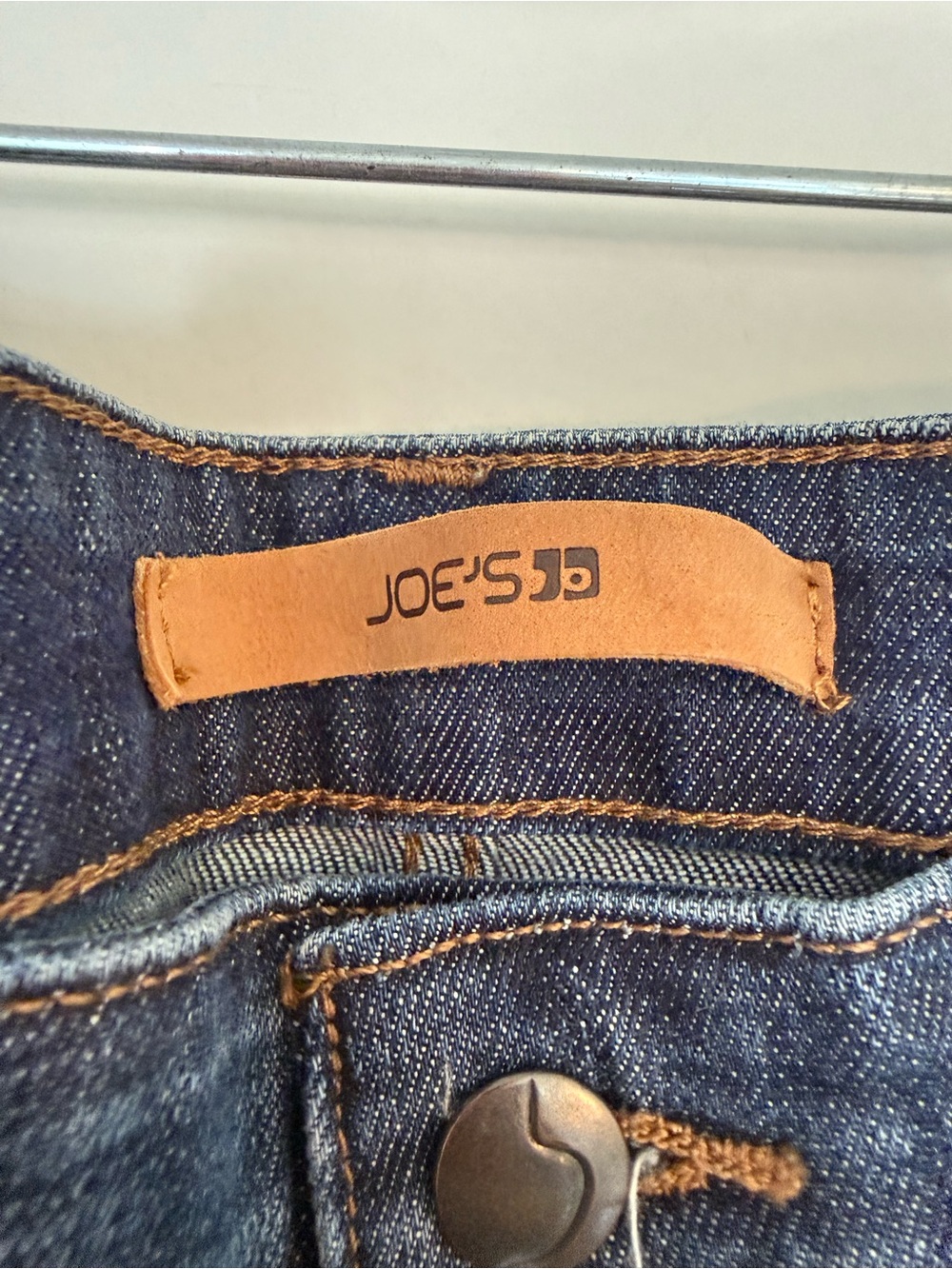 NWT Joe’s Jeans Emmie The Rollie Denim Shorts Size 29 Medium Wash - Picture 3 of 5